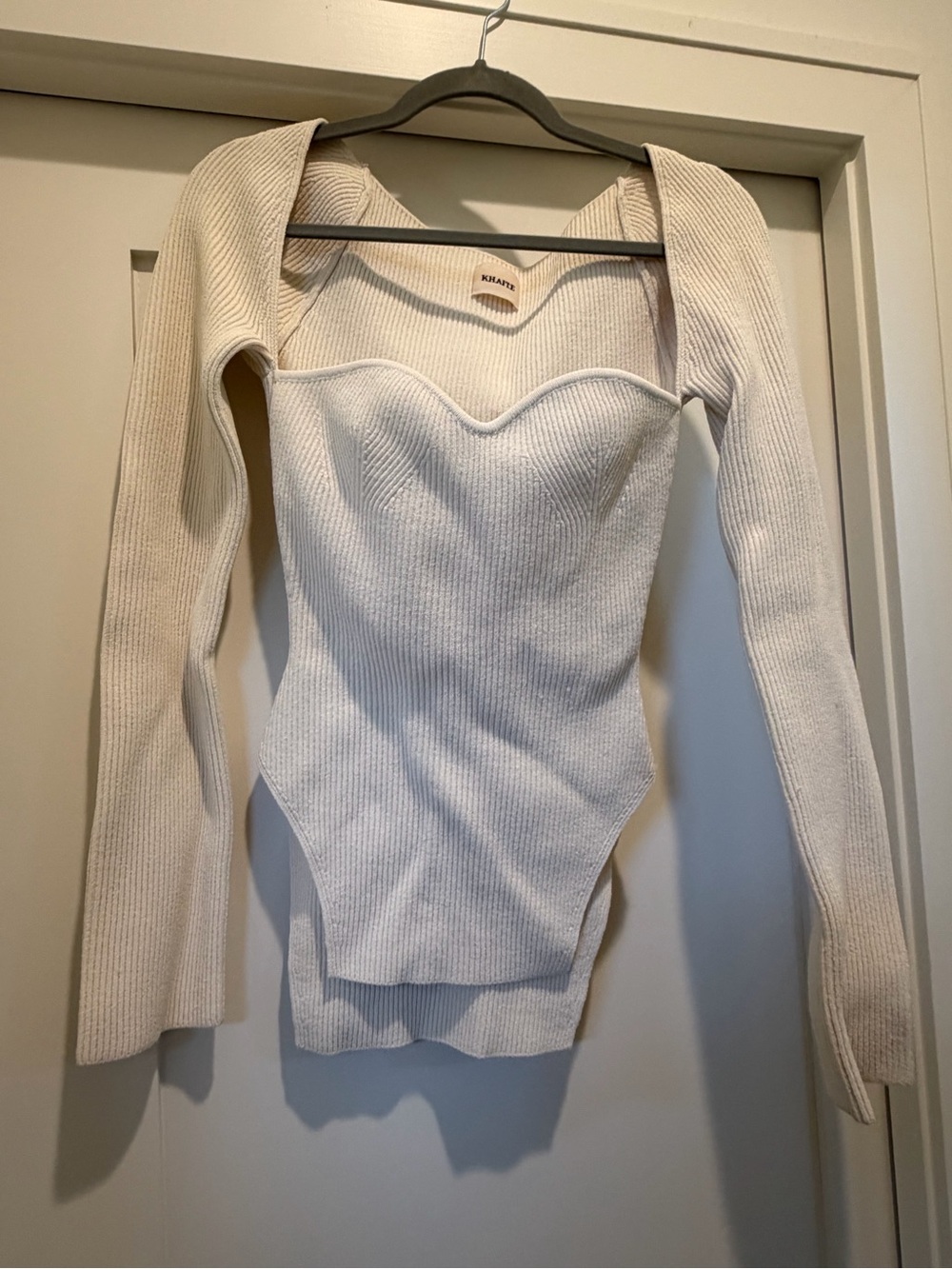 KHAITE Cream Ribbed Off-the-Shoulder Sweetheart Sweater